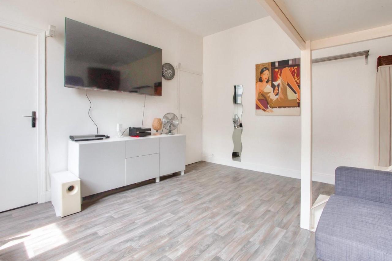 Montmartre Superbe Studio Paris Free Netflix Bagian luar foto